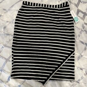 StitchFix Skies are Blue Knit skirt.  New with tags.  Size Large.